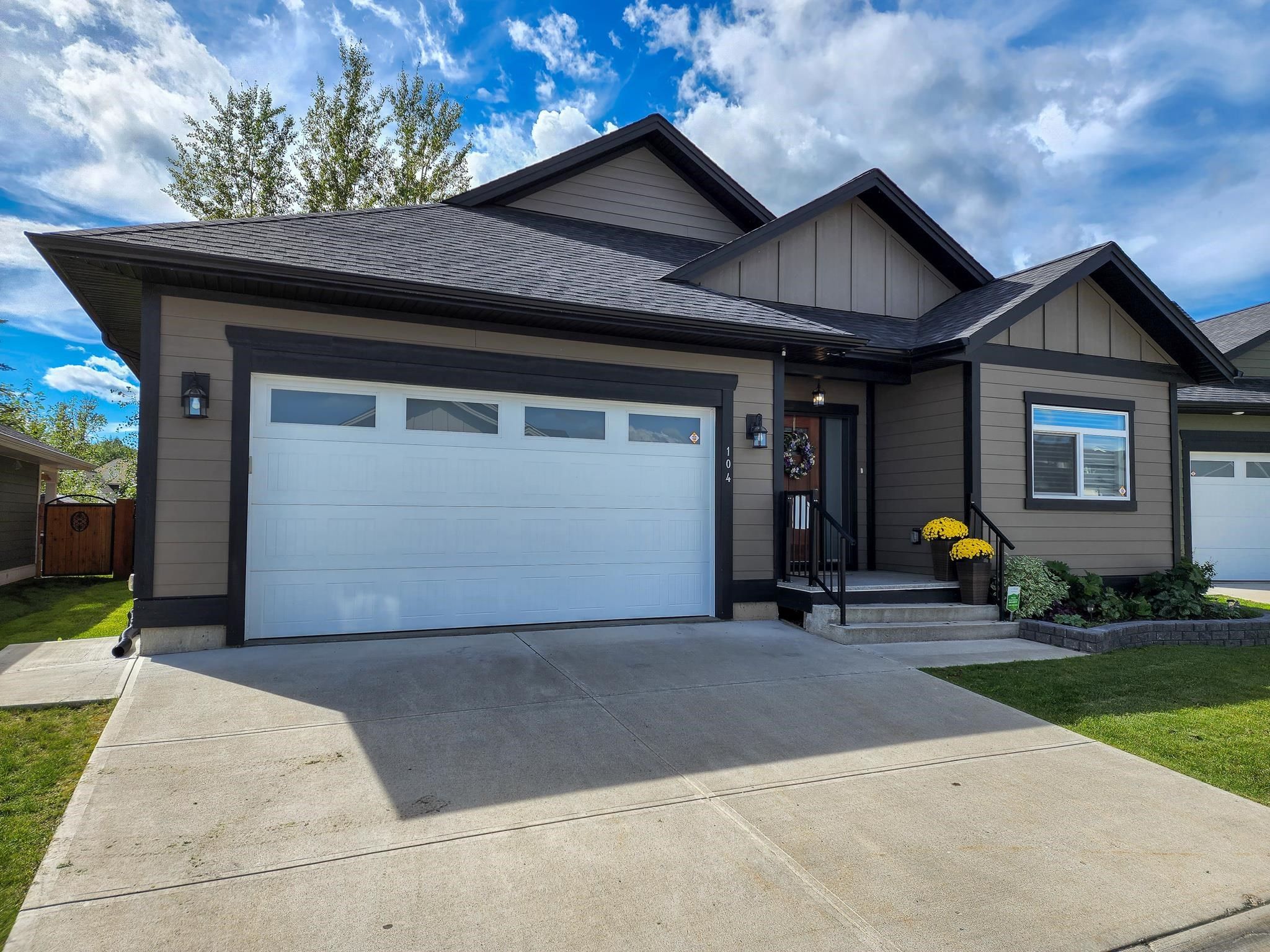 Main Photo: 104 4303 UNIVERSITY HEIGHTS Drive in Prince George: University Heights/Tyner Blvd House for sale in "LANDON HEIGHTS" (PG City South West)  : MLS®# R2720502