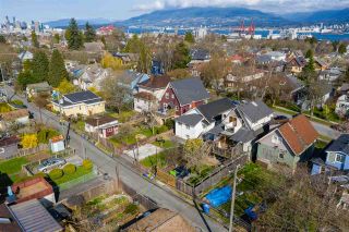 Photo 19: 2142 NAPIER Street in Vancouver: Grandview Woodland House for sale in "Grandview Woodland" (Vancouver East)  : MLS®# R2450268
