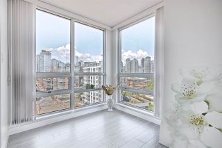 Photo 9: 1602 1201 MARINASIDE Crescent in Vancouver: Yaletown Condo for sale (Vancouver West)  : MLS®# R2401995