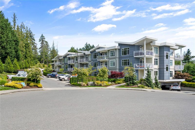 FEATURED LISTING: 112 - 4960 Songbird Pl Nanaimo