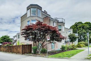 Photo 11: 208 2110 CORNWALL Avenue in Vancouver: Kitsilano Condo for sale in "Seagate Villa" (Vancouver West)  : MLS®# R2515614