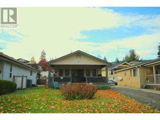 Photo 1: 38 Lakeshore Road in Vernon: House for sale : MLS®# 10300802