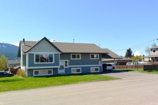 Photo 1: 3823 14TH Avenue in Smithers: Smithers - Town House for sale in "Hill Section" (Smithers And Area)  : MLS®# R2763015