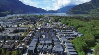 Main Photo: 38375 SUMMITS VIEW Drive in Squamish: Downtown SQ Townhouse for sale in "Eaglewind" : MLS®# R2891605