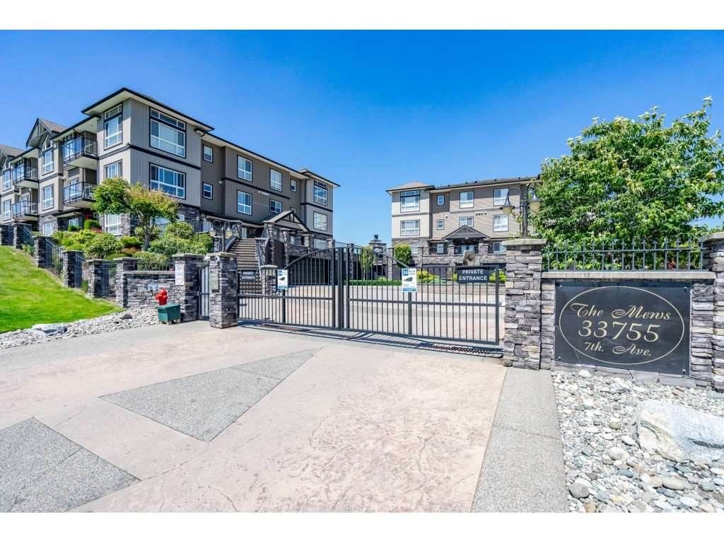 Main Photo: A117 33755 7TH Avenue in Mission: Mission BC Condo for sale in "The Mews" : MLS®# R2352904