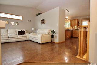 Photo 4: 406 Nixon Crescent in Saskatoon: Dundonald Residential for sale : MLS®# SK908939