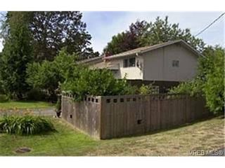 Photo 9:  in VICTORIA: SE Cedar Hill Half Duplex for sale (Saanich East)  : MLS®# 438729