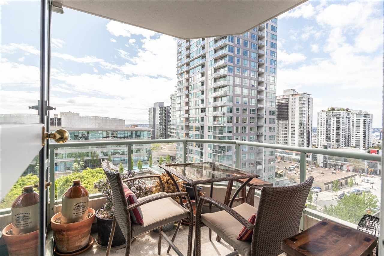 Main Photo: 904 140 E 14TH Street in North Vancouver: Central Lonsdale Condo for sale in "Springhill Place" : MLS®# R2452707