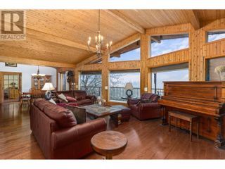 Photo 2: 995 Toovey Road in Kelowna: House for sale : MLS®# 10303957