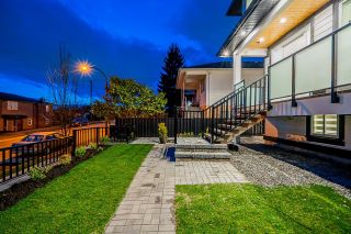 Photo 3: 2723 TURNER Street in Vancouver: Renfrew VE 1/2 Duplex for sale (Vancouver East)  : MLS®# R2756699