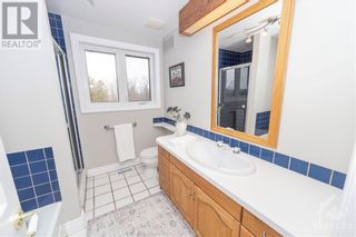 Photo 18: 18 MARCHBROOK CIRCLE in Ottawa: House for sale : MLS®# 1381579