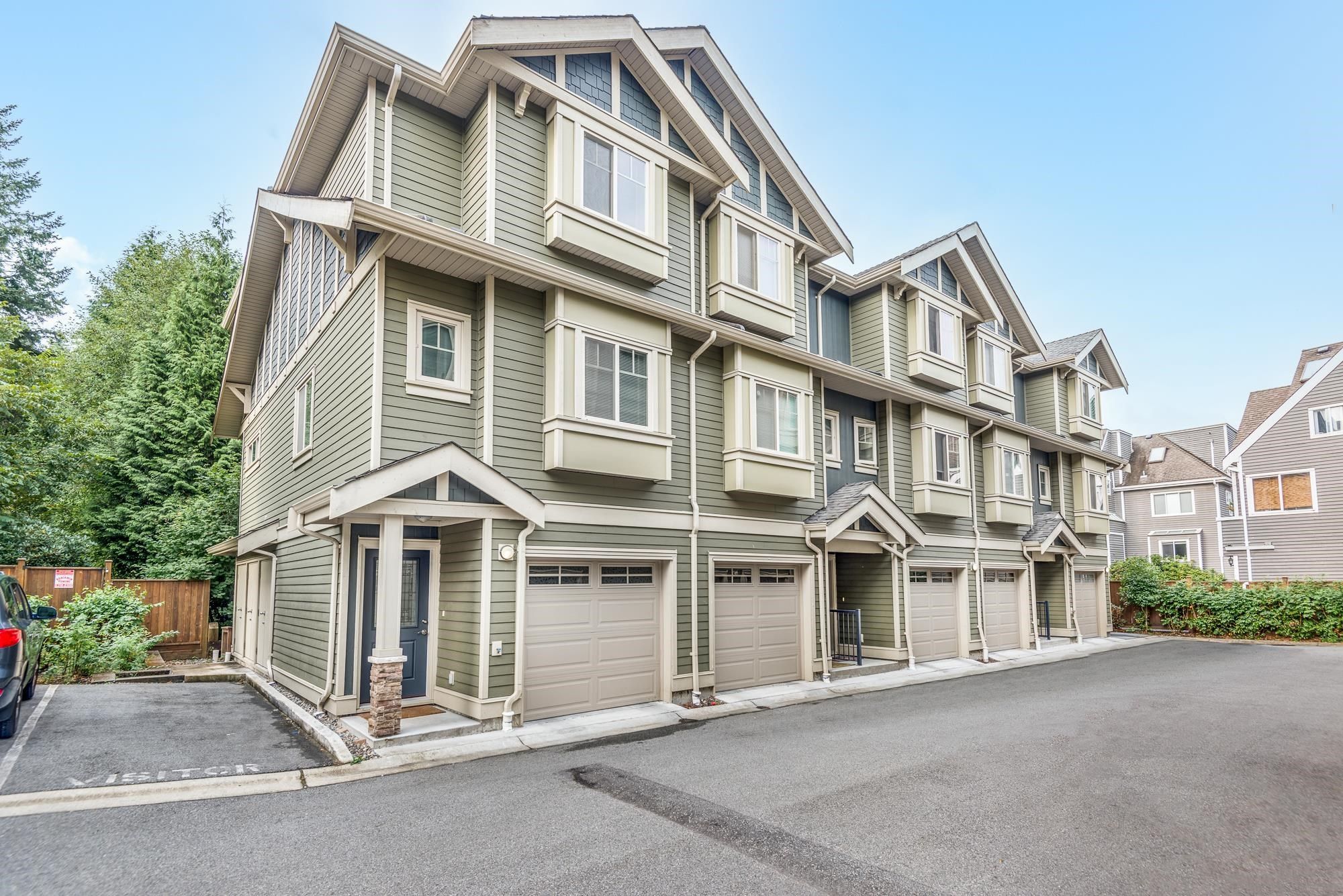 Main Photo: 121 3382 VIEWMOUNT Drive in Port Moody: Port Moody Centre Townhouse for sale in "Lillium Villas" : MLS®# R2659052