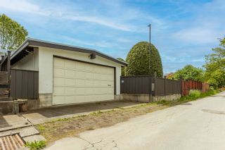 Photo 13: 7945 BURNFIELD Crescent in Burnaby: Burnaby Lake House for sale (Burnaby South)  : MLS®# R2704226