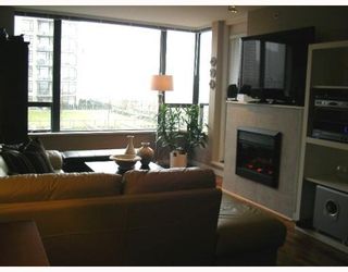 Photo 3: 501 4182 DAWSON Street in Burnaby: Brentwood Park Condo for sale in "TANDEM 3" (Burnaby North)  : MLS®# V757253