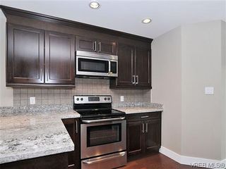 Photo 7: 105 982 Rattanwood Pl in VICTORIA: La Happy Valley Row/Townhouse for sale (Langford)  : MLS®# 625869