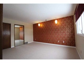 Photo 9: 235 RUNDLERIDGE Drive NE in CALGARY: Rundle Residential Detached Single Family for sale (Calgary)  : MLS®# C3607774