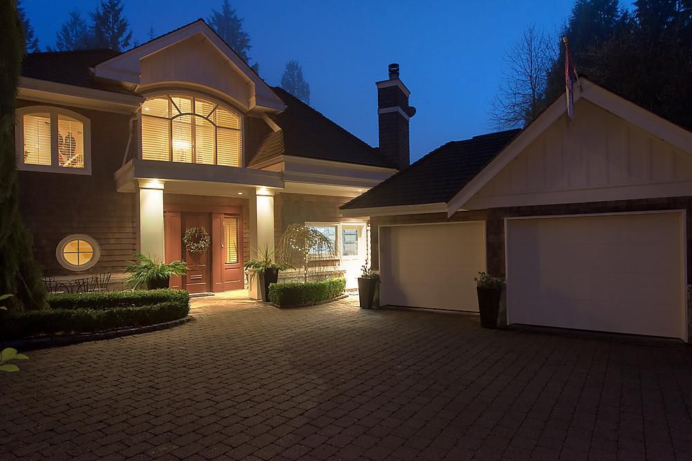 Photo 2: Photos: 4010 Sunset Boulevard in North Vancouver: Canyon Heights NV House for sale : MLS®# R2019123