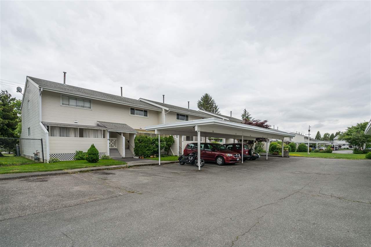 Main Photo: 16 45215 WOLFE Road in Chilliwack: Chilliwack W Young-Well Townhouse for sale in "PARKSIDE ESTATES" : MLS®# R2458118