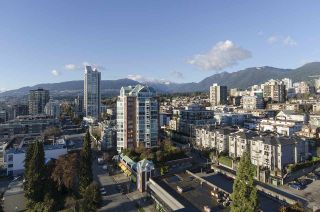 Photo 3: 1804 145 ST. GEORGES Avenue in North Vancouver: Lower Lonsdale Condo for sale in "Talisman Tower" : MLS®# R2426271