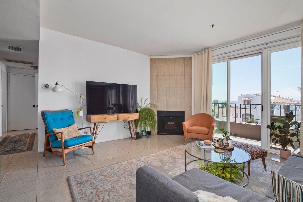Main Photo: SAN DIEGO Condo for sale : 2 bedrooms : 2445 Brant St #205