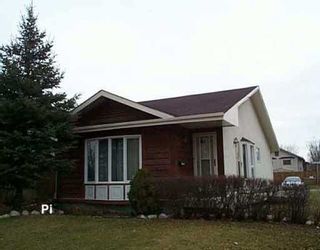 Photo 1: 28 FAIRVIEW Drive East in WINNIPEG: Transcona Residential for sale (North East Winnipeg)  : MLS®# 2517821