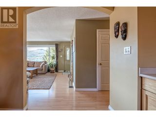 Photo 9: 6548 Longacre Drive in Vernon: House for sale : MLS®# 10309923
