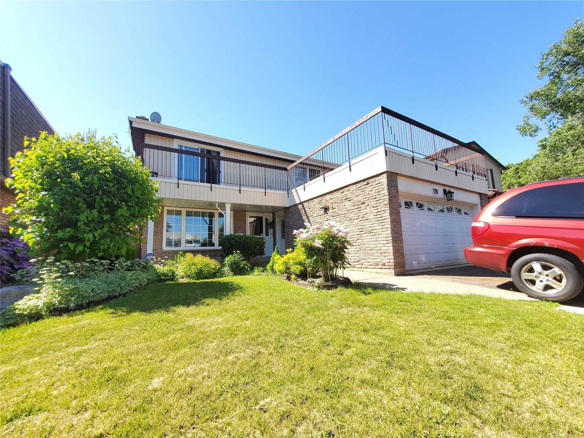 Main Photo: 1719 Wollaston Court in Pickering: Liverpool House (2-Storey) for sale : MLS®# E4796052