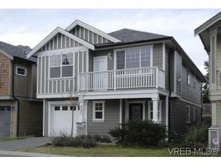 Photo 1: 897 Cavalcade Terr in VICTORIA: La Florence Lake House for sale (Langford)  : MLS®# 525649