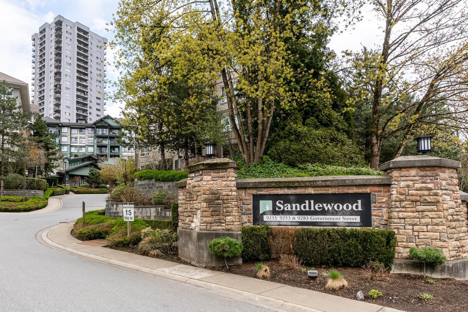 Main Photo: 301 9283 GOVERNMENT Street in Burnaby: Government Road Condo for sale in "SANDLEWOOD" (Burnaby North)  : MLS®# R2675977