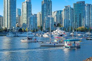 Photo 9: 211 1869 SPYGLASS Place in Vancouver: False Creek Condo for sale in "Regatta @ Venice Court" (Vancouver West)  : MLS®# R2880344