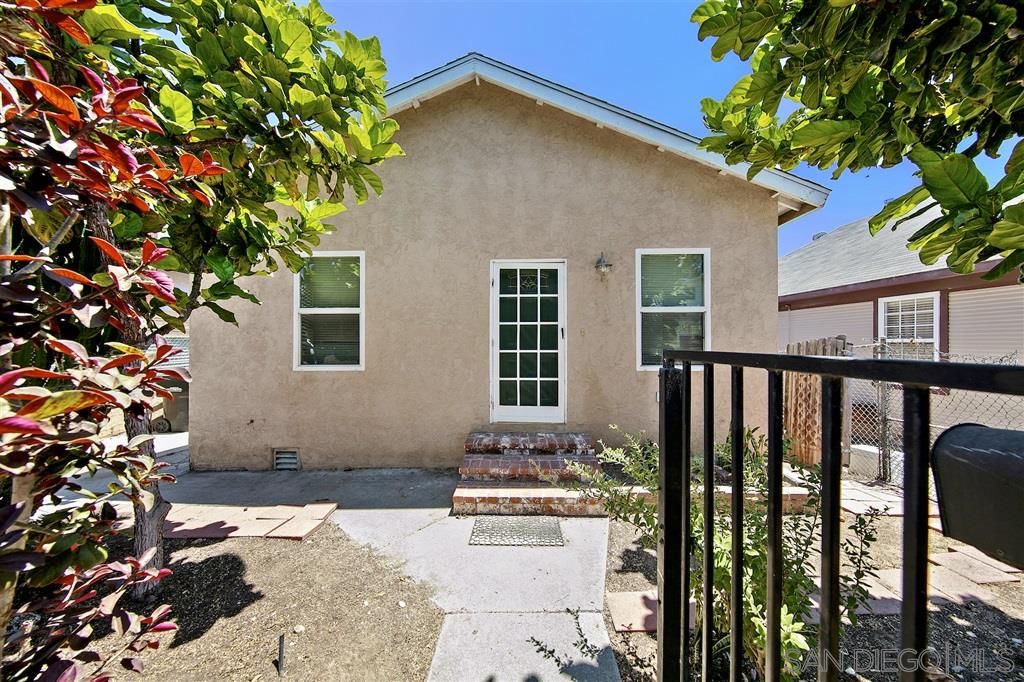 Main Photo: SAN DIEGO House for sale : 3 bedrooms : 839 39th St