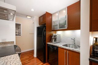Photo 13: 205 2100 W 3RD Avenue in Vancouver: Kitsilano Condo for sale in "Panora Place" (Vancouver West)  : MLS®# R2387514
