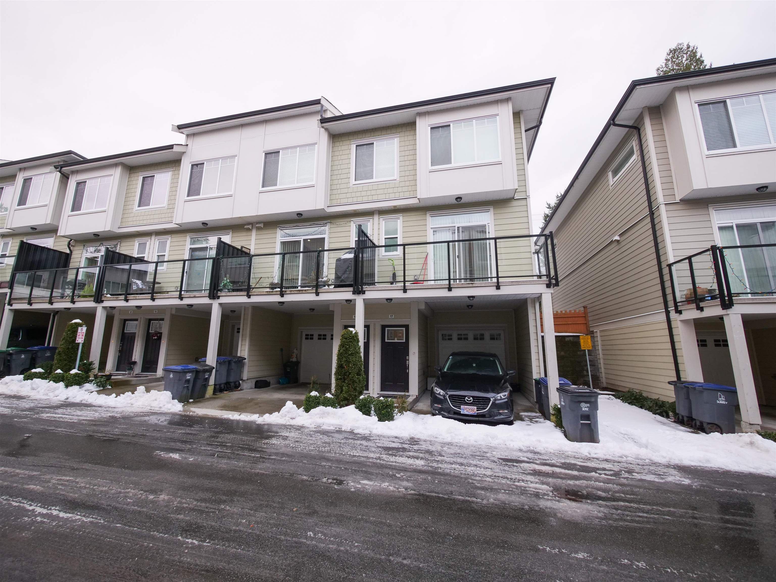 Main Photo: 17 13670 62 Avenue in Surrey: Sullivan Station Townhouse for sale : MLS®# R2642464