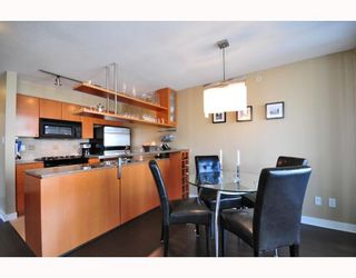 Photo 3: 2206 1438 RICHARDS Street in Vancouver: False Creek North Condo for sale in "AZURA 1" (Vancouver West)  : MLS®# V756431