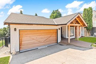 Photo 2: 35784 SUNRIDGE Place in Abbotsford: Abbotsford East House for sale in "MOUNTAIN VILLAGE" : MLS®# R2614606