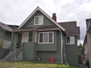 Photo 1: 2668 E 8TH Avenue in Vancouver: Renfrew VE House for sale (Vancouver East)  : MLS®# R2154195