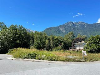 Photo 1: LOTB 1585 EAGLE RUN Drive in Squamish: Brackendale Land for sale in "BRACKENDALE" : MLS®# R2861675