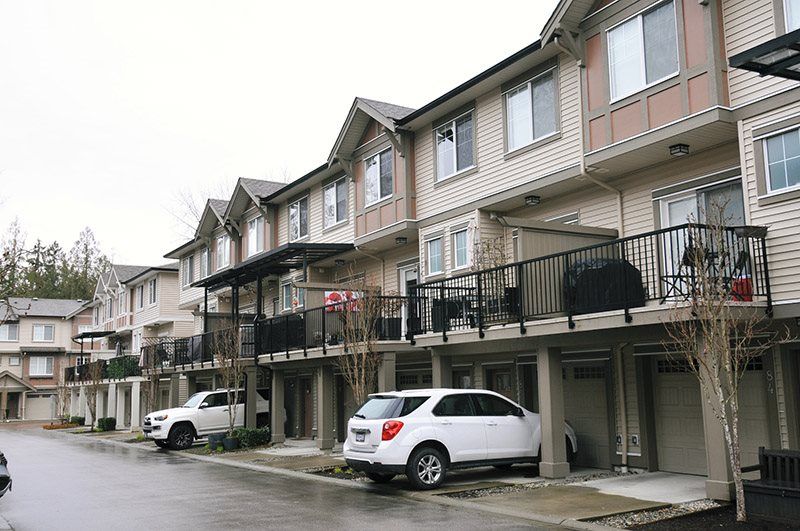 Photo 4: Photos: 87 10151 240 Street in Maple Ridge: Albion Townhouse for sale in "ALBION STATION" : MLS®# R2442922