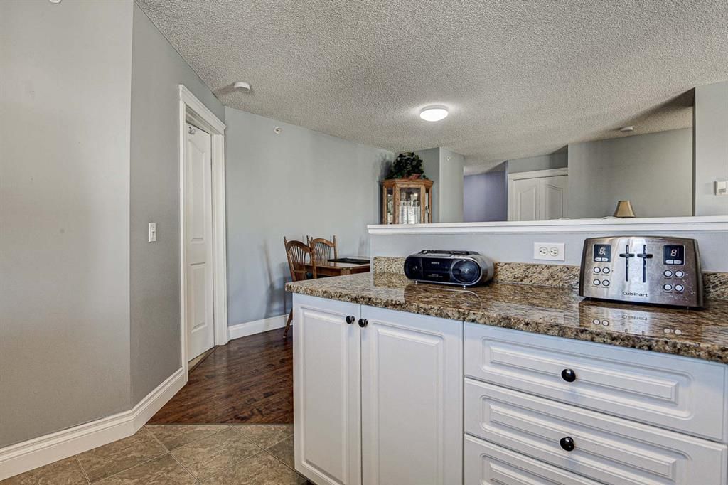 Photo 15: Photos: 414 6000 Somervale Court SW in Calgary: Somerset Apartment for sale : MLS®# A1126946