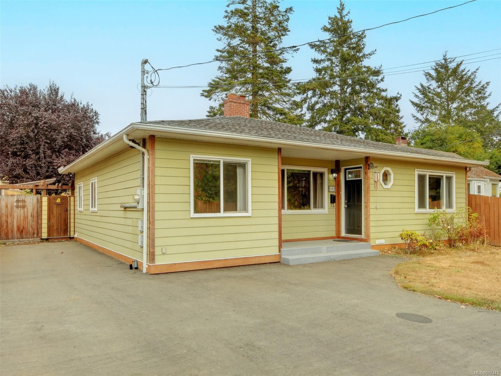 Main Photo: 592 Atkins Ave in Langford: La Mill Hill House for sale : MLS®# 917443