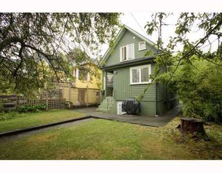 Photo 2: 2009 E 3RD Avenue in Vancouver: Grandview VE House for sale (Vancouver East)  : MLS®# V781782