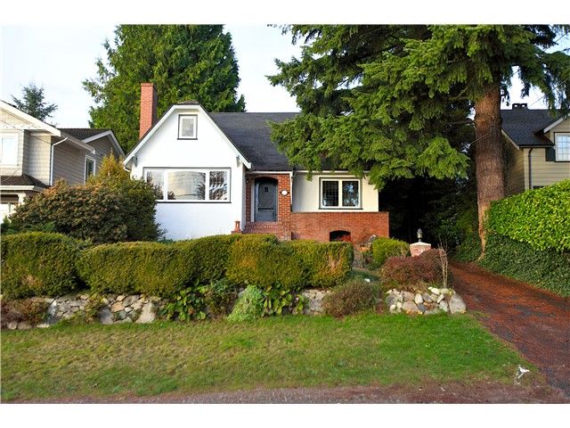 Main Photo: 1337 HAYWOOD AV in West Vancouver: Ambleside House for sale : MLS®# V982971