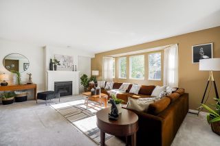 Photo 3: 7 101 PARKSIDE Drive in Port Moody: Heritage Mountain Townhouse for sale in "TREETOPS" : MLS®# R2730905
