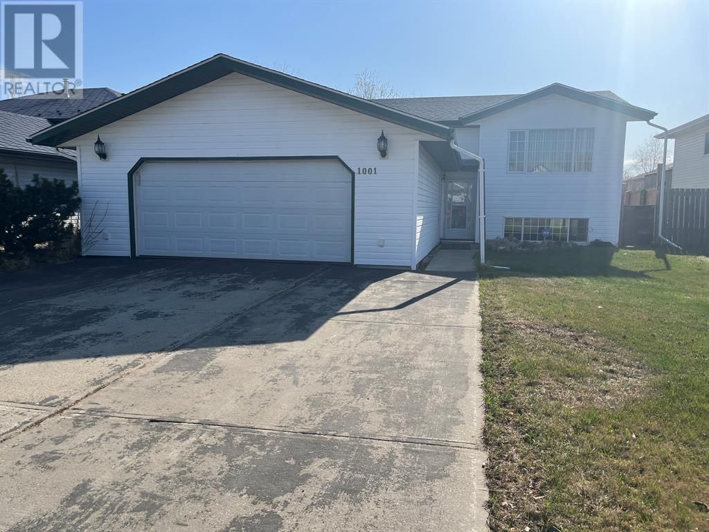 Main Photo: 1001 8 Street SW in Slave Lake: House for sale : MLS®# A2012755
