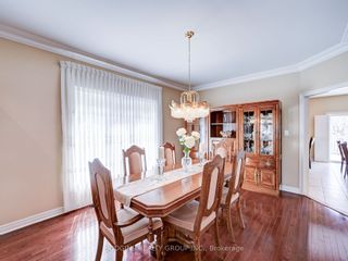 Photo 7: 1569 Carrington Road in Mississauga: East Credit House (2-Storey) for sale : MLS®# W9009404