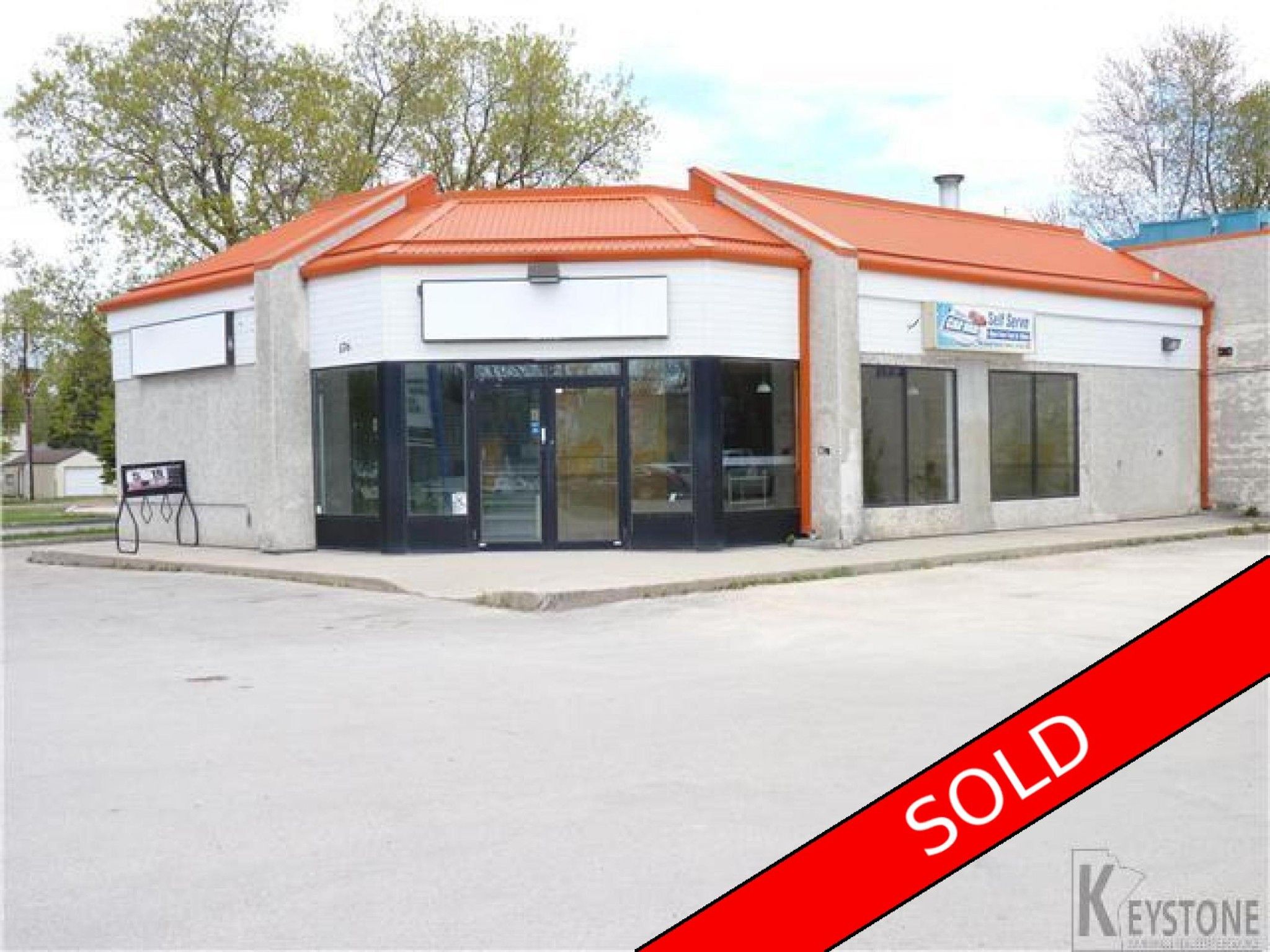 Main Photo: 176 Main Street in Selkirk, MB r1a2s6: Business for sale : MLS®# 1711678