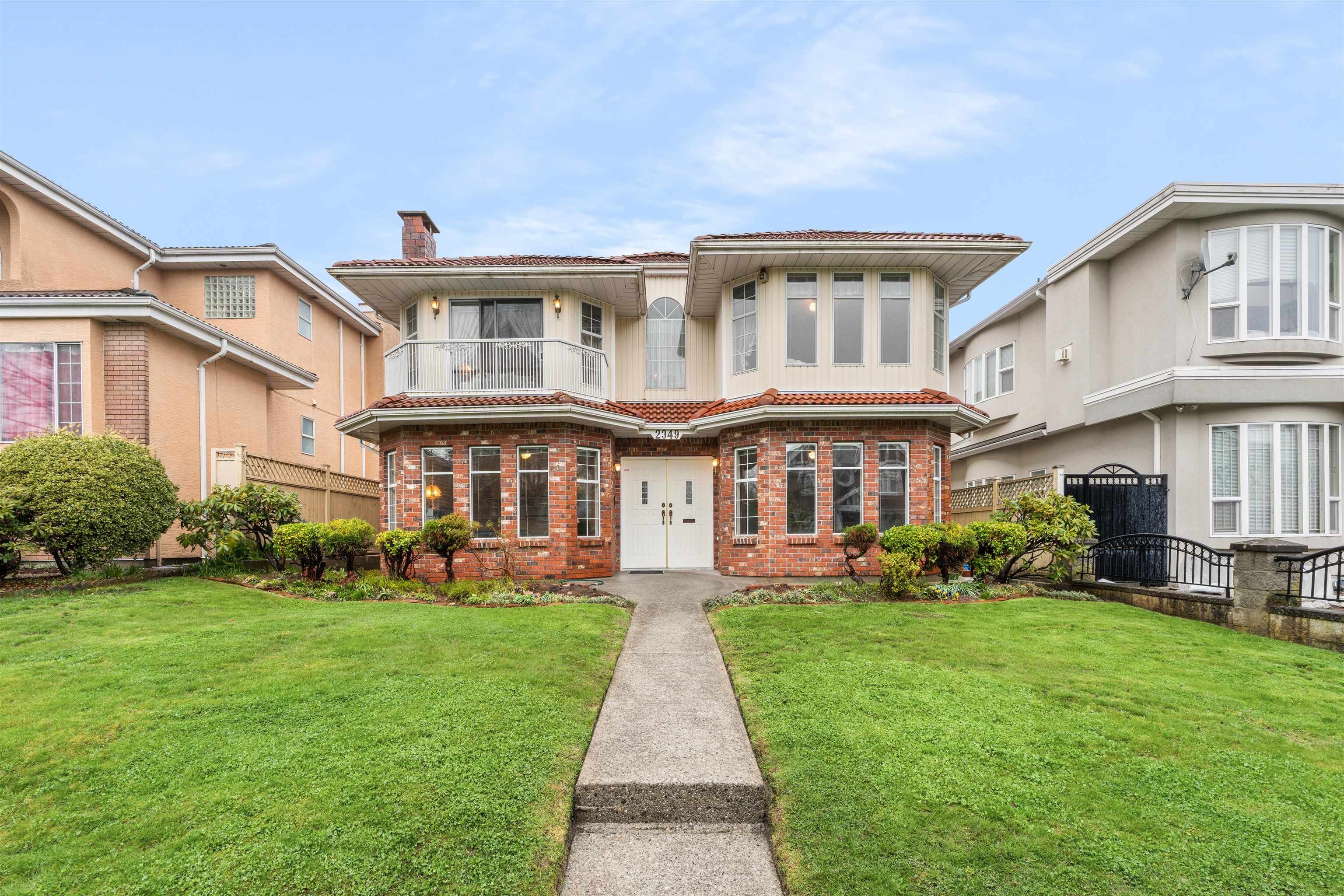 Main Photo: 2349 BONNYVALE Avenue in Vancouver: Fraserview VE House for sale (Vancouver East)  : MLS®# R2768677