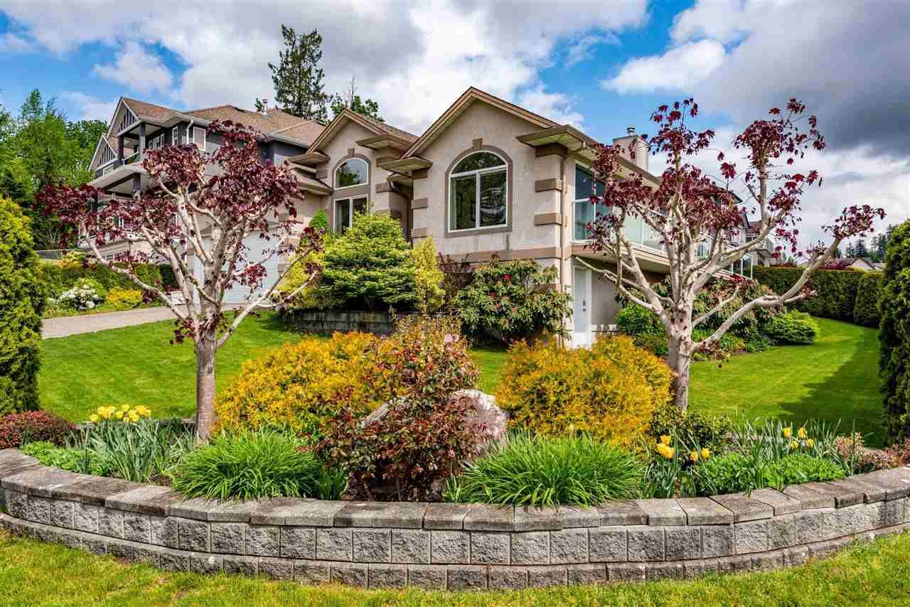 Main Photo: 7978 WEATHERHEAD Court in Mission: Mission BC House for sale in "COLLEGE HEIGHTS" : MLS®# R2579049