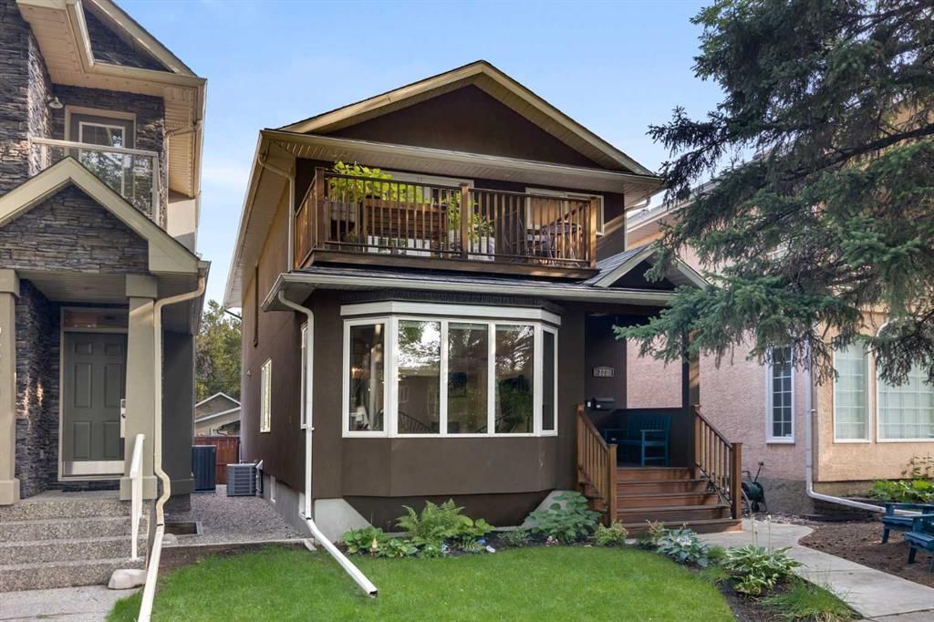 Main Photo: 228 7 Avenue NE in Calgary: Crescent Heights Detached for sale : MLS®# A2071916