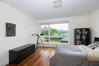 Photo 17: 2218 CALEDONIA Avenue in North Vancouver: Deep Cove Townhouse for sale in "COVE GARDENS" : MLS®# R2416592